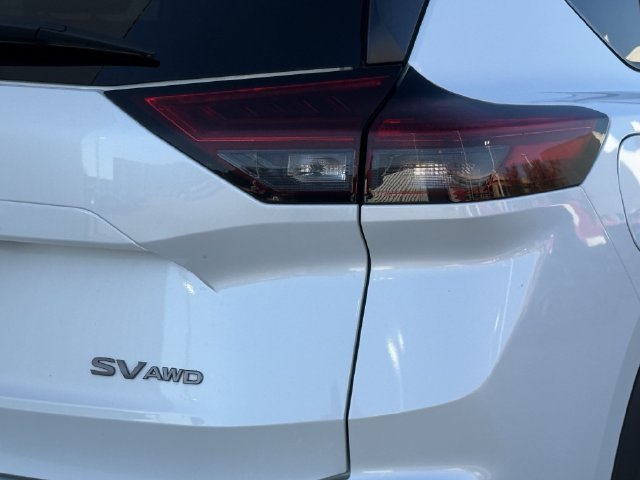 Used 2024 Nissan Rogue SV AWD/4WD image 6