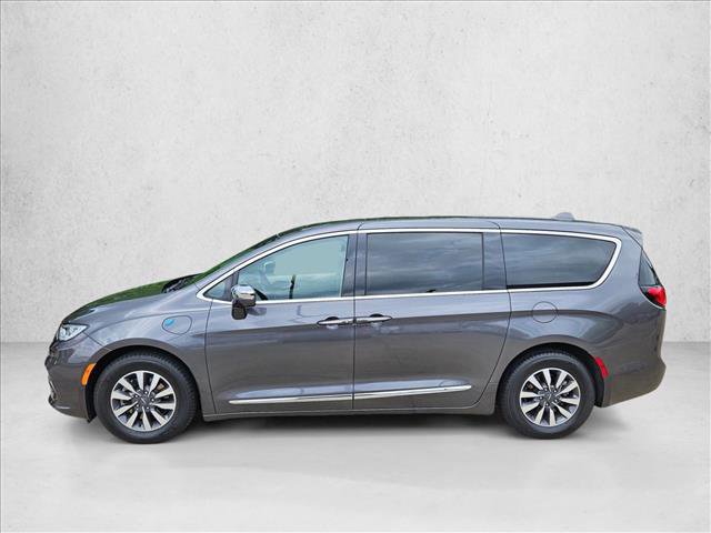 Used 2022 Chrysler Pacifica Limited w/ Uconnect Theater Family Group FWD image 8