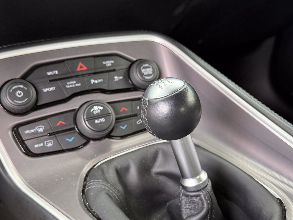 Used 2022 Dodge Challenger R/T w/ Performance Handling Group RWD image 22
