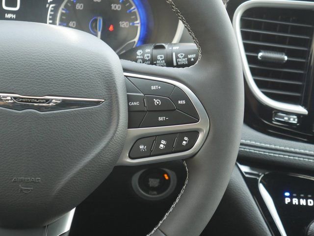 New 2026 Chrysler Pacifica Select FWD image 21
