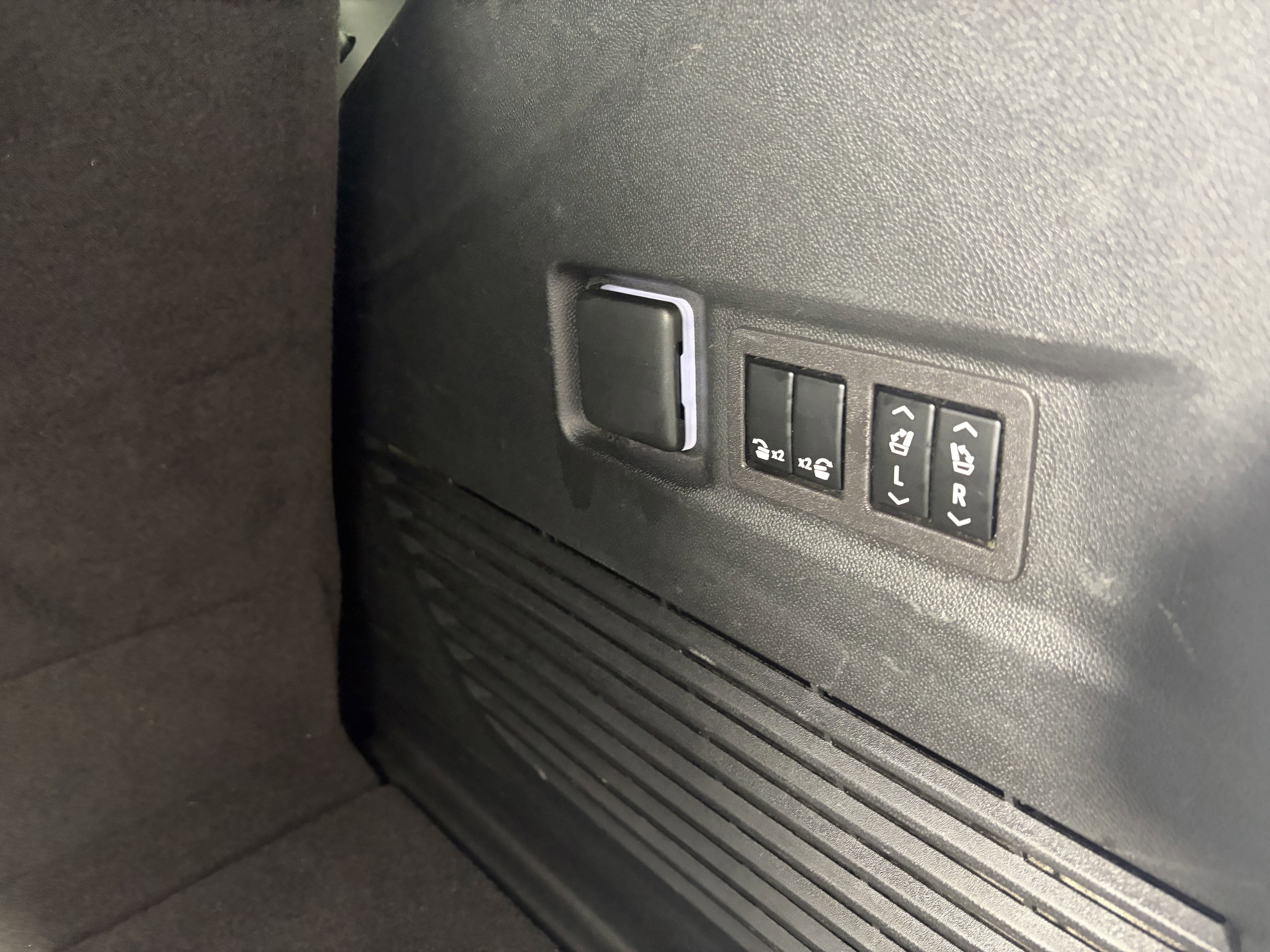 Used 2024 Chevrolet Tahoe Premier image 19