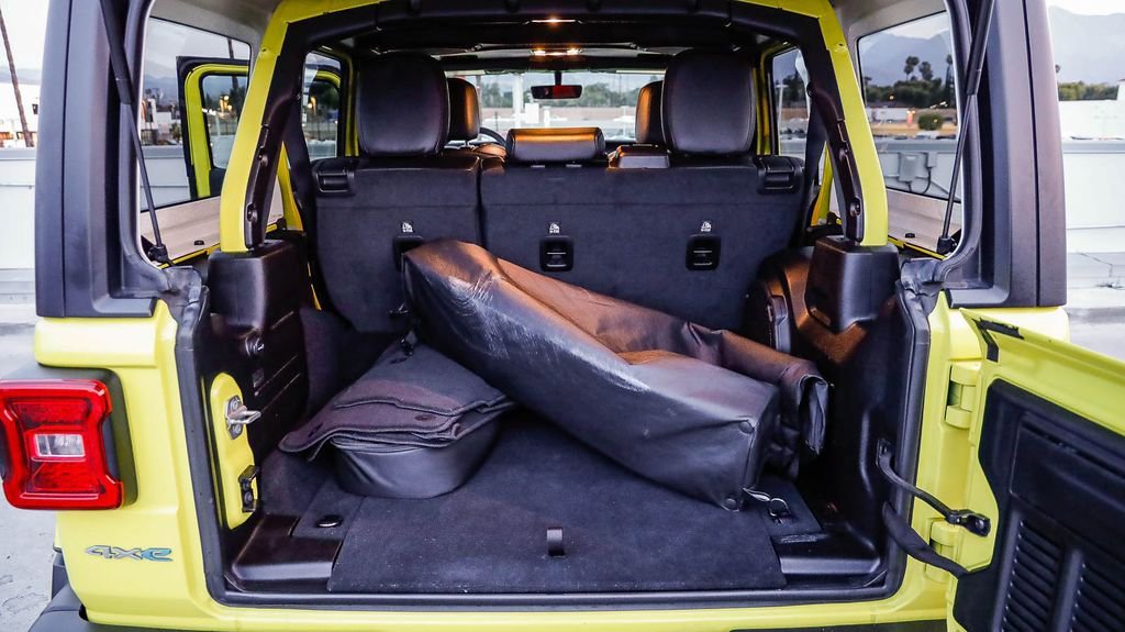 Used 2023 Jeep Wrangler Unlimited Sahara AWD/4WD image 31