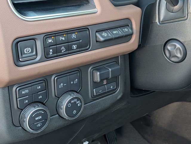 Used 2024 Chevrolet Tahoe High Country image 23