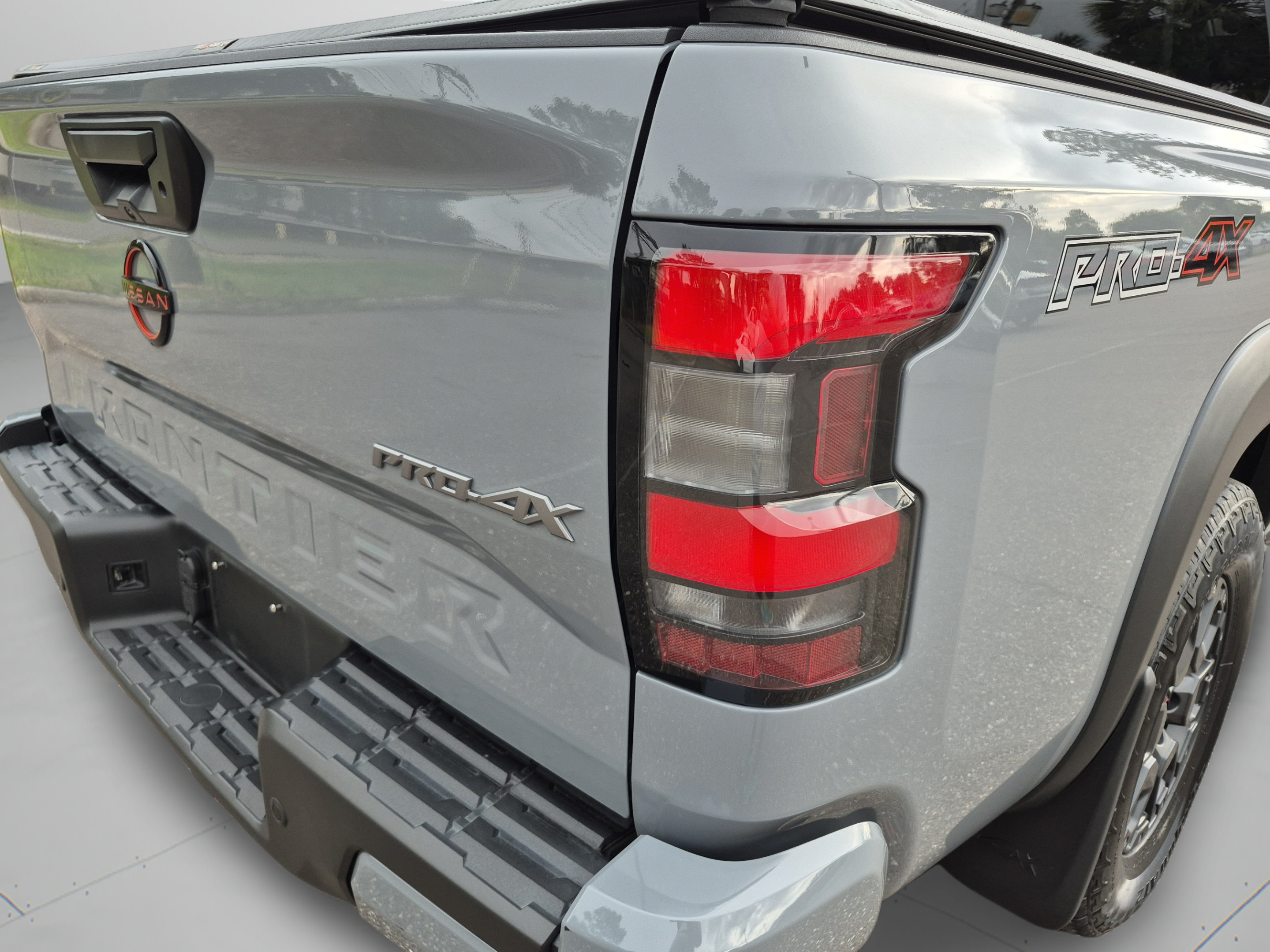Certified 2022 Nissan Frontier PRO-4X w/ Pro-4X Premium Package AWD/4WD image 36