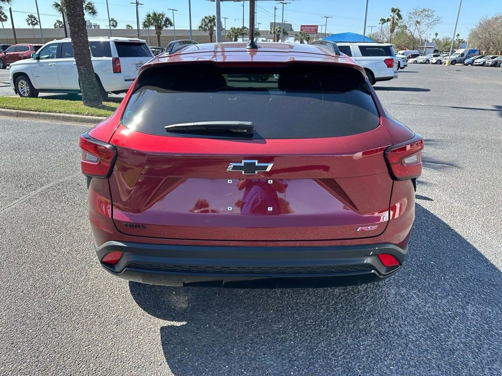 Used 2025 Chevrolet Trax RS w/ Sunroof Package image 6