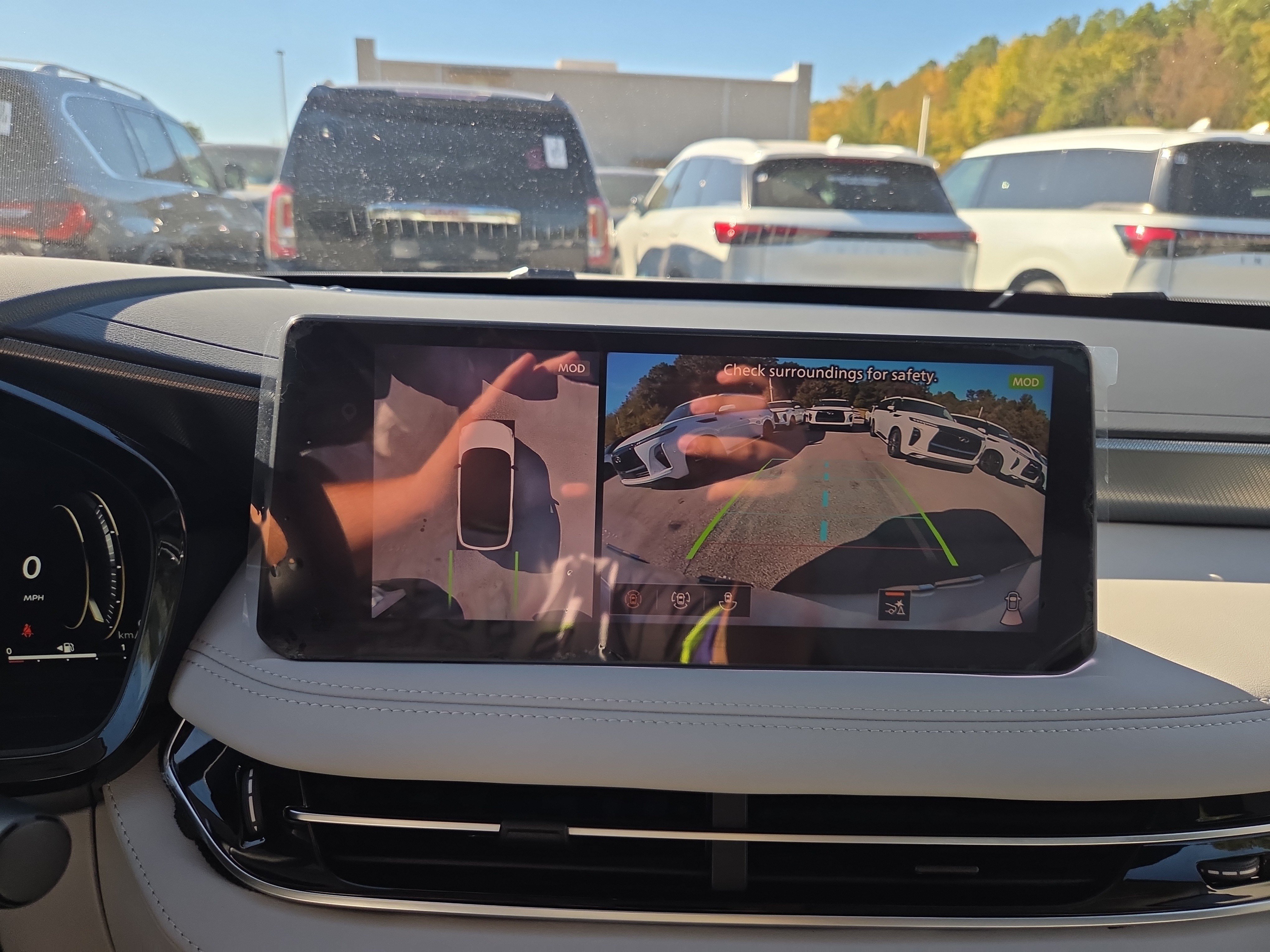 Used 2027 INFINITI QX60 Luxe w/ Cargo Package FWD image 15