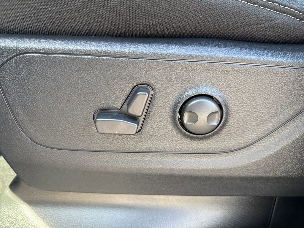 New 2026 RAM 1500 4x4 Crew Cab image 24