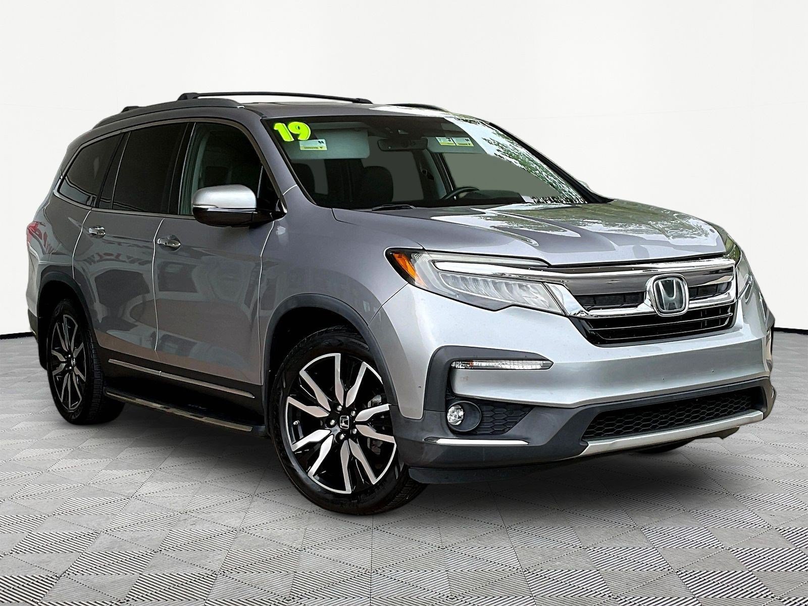 Used 2019 Honda Pilot Elite image 3