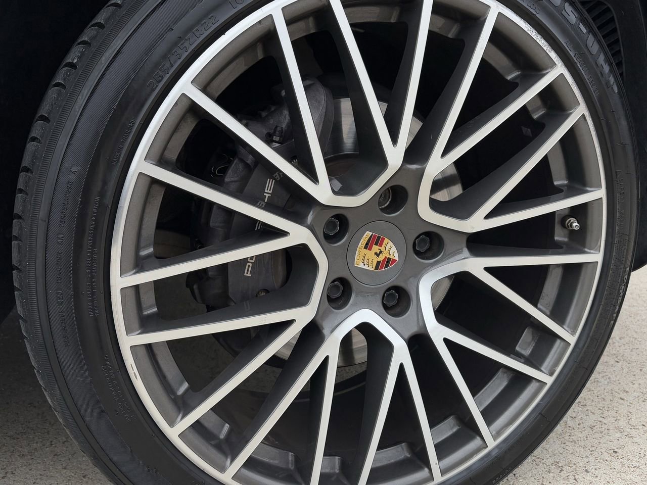 Used 2020 Porsche Cayenne image 11