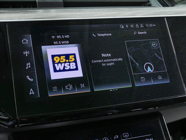 Used 2023 Audi e-tron Premium Plus w/ Premium Plus Package AWD/4WD image 15