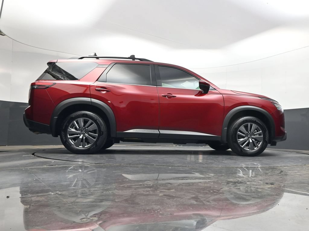 Used 2025 Nissan Pathfinder SV w/ SV Premium Package AWD/4WD image 40