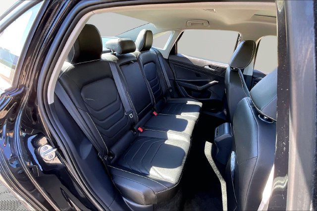 Used 2024 Volkswagen Jetta SEL FWD image 17