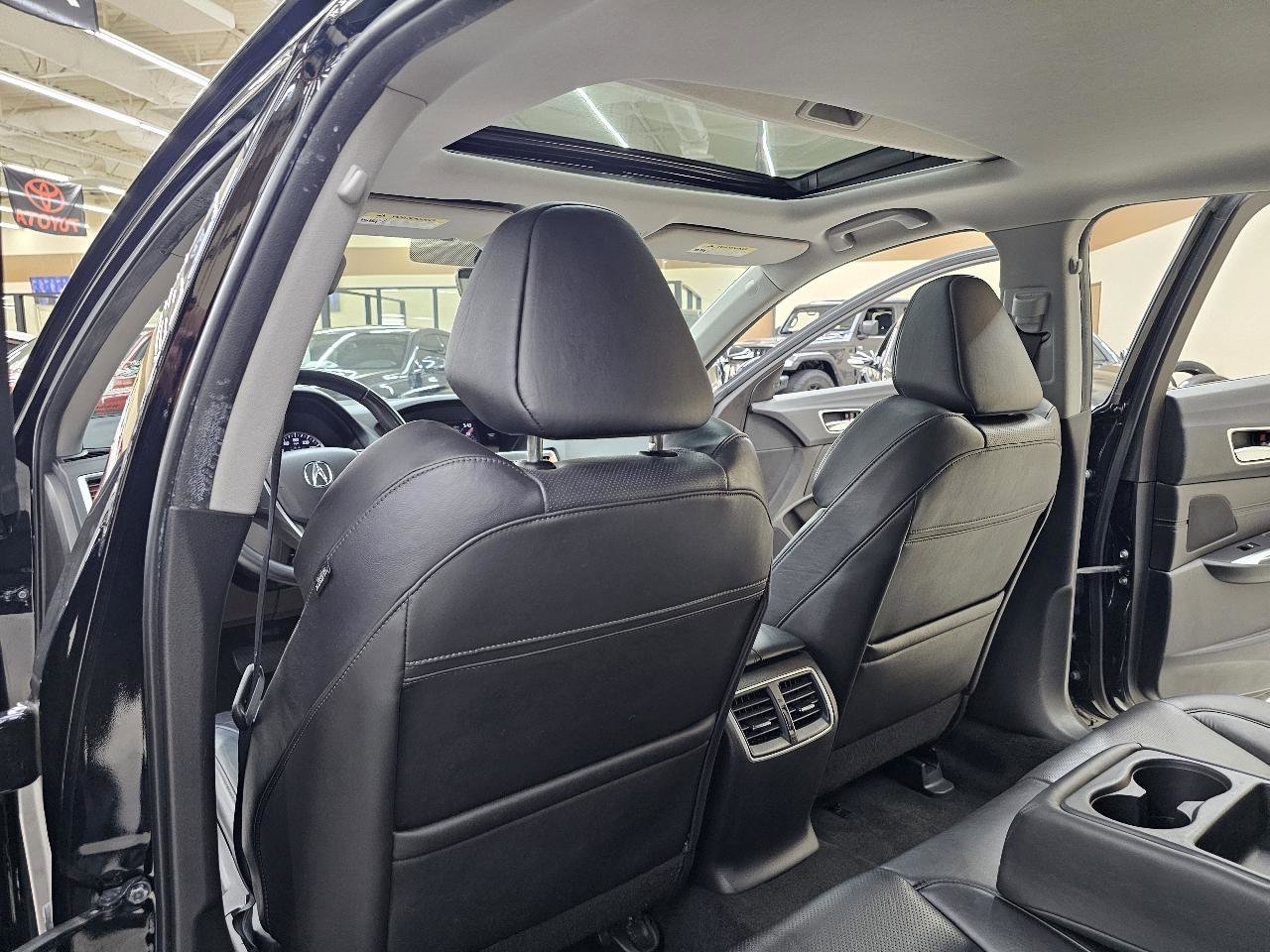 Used 2018 Acura TLX w/ Technology Package FWD image 25