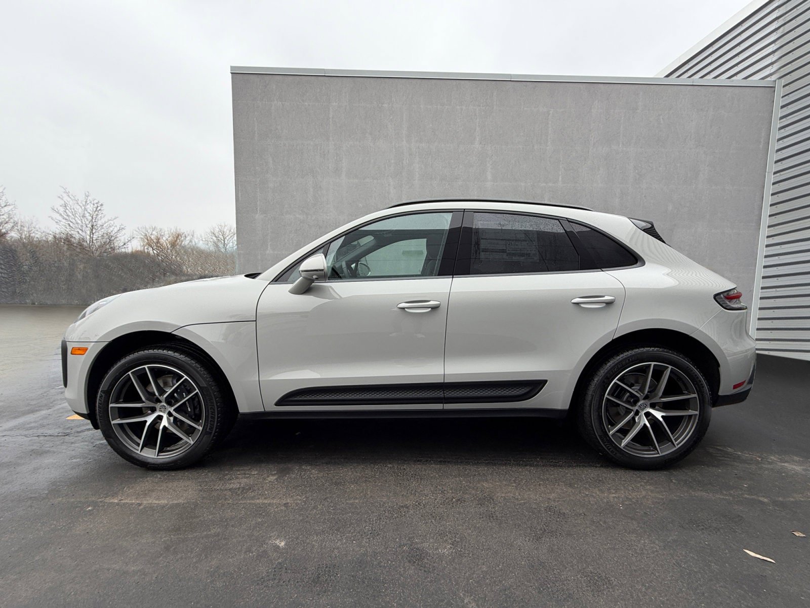 New 2026 Porsche Macan AWD/4WD image 2