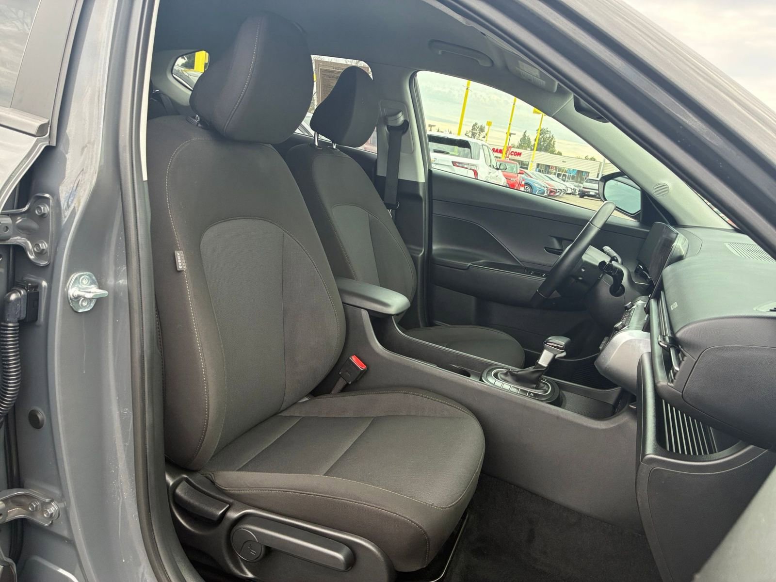 Used 2025 Hyundai Kona SEL image 37