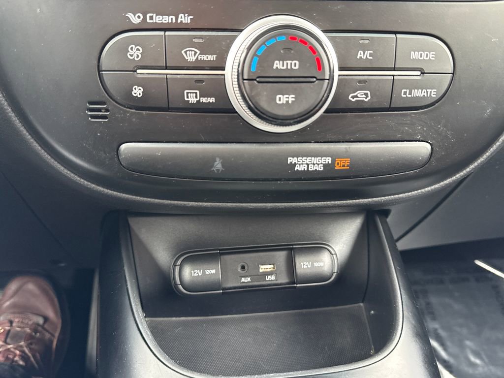 Used 2018 Kia Soul + image 25