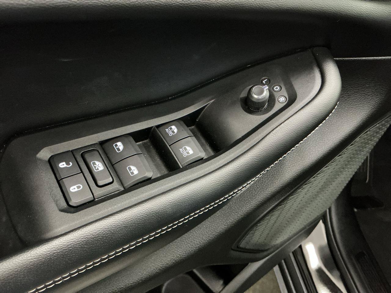 Used 2023 Jeep Grand Cherokee Altitude AWD/4WD image 17