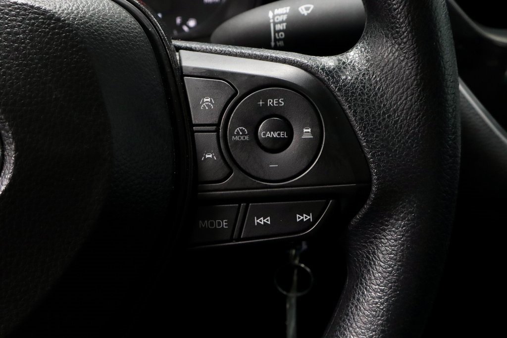 Used 2025 Toyota Corolla LE image 28