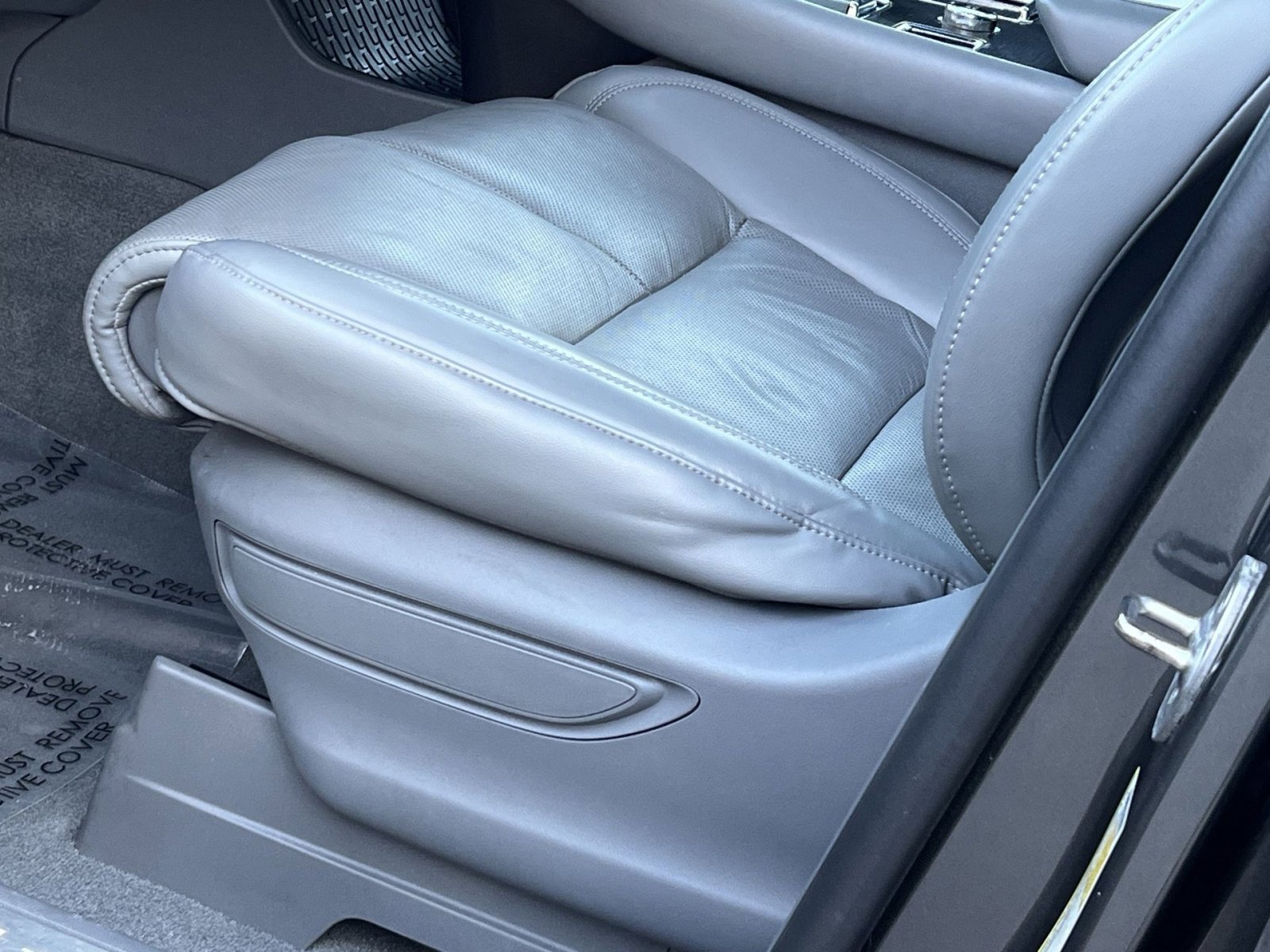 Used 2020 Lincoln Aviator Reserve w/ Equipment Group 202A image 12