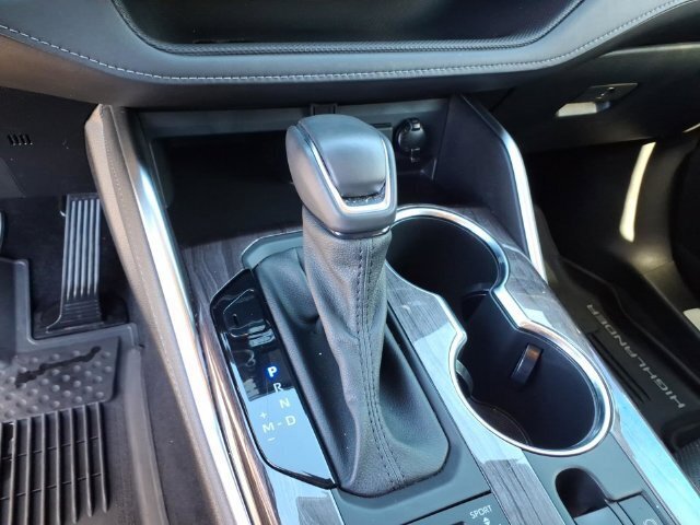 Used 2020 Toyota Highlander Limited AWD/4WD image 29