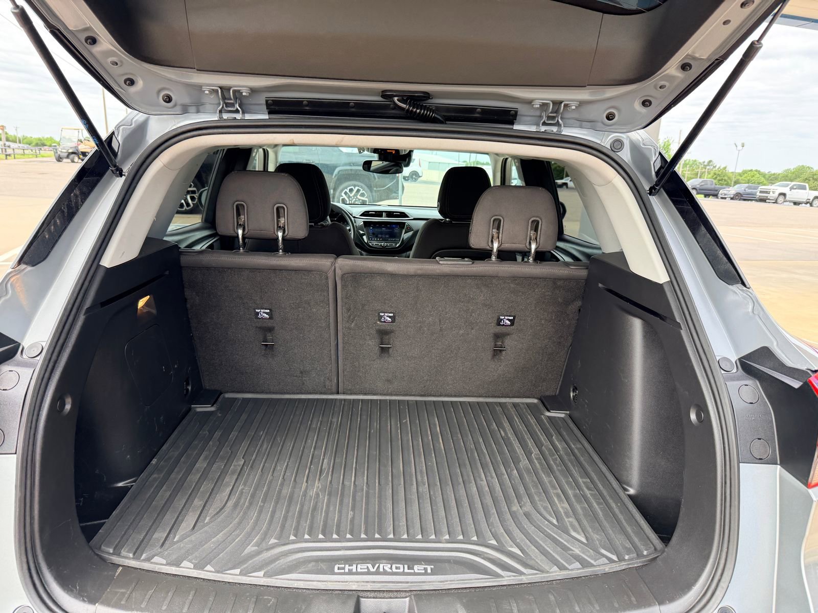 Used 2023 Chevrolet TrailBlazer LT w/ Convenience Package FWD image 9