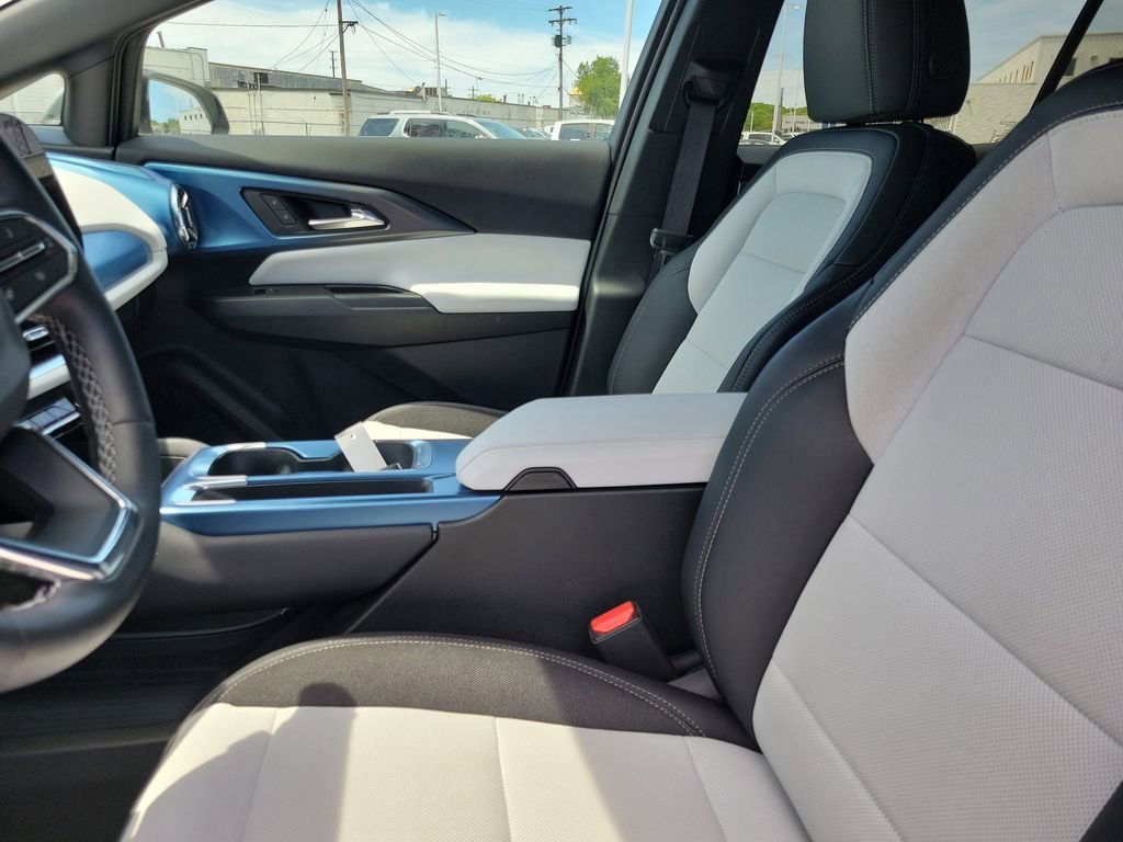 Used 2024 Chevrolet Equinox EV LT FWD image 18