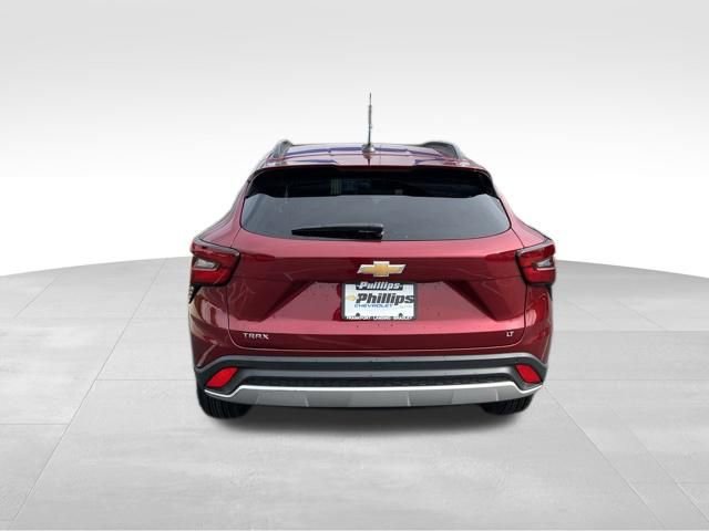 Certified 2025 Chevrolet Trax LT w/ Driver Confidence Package FWD image 13