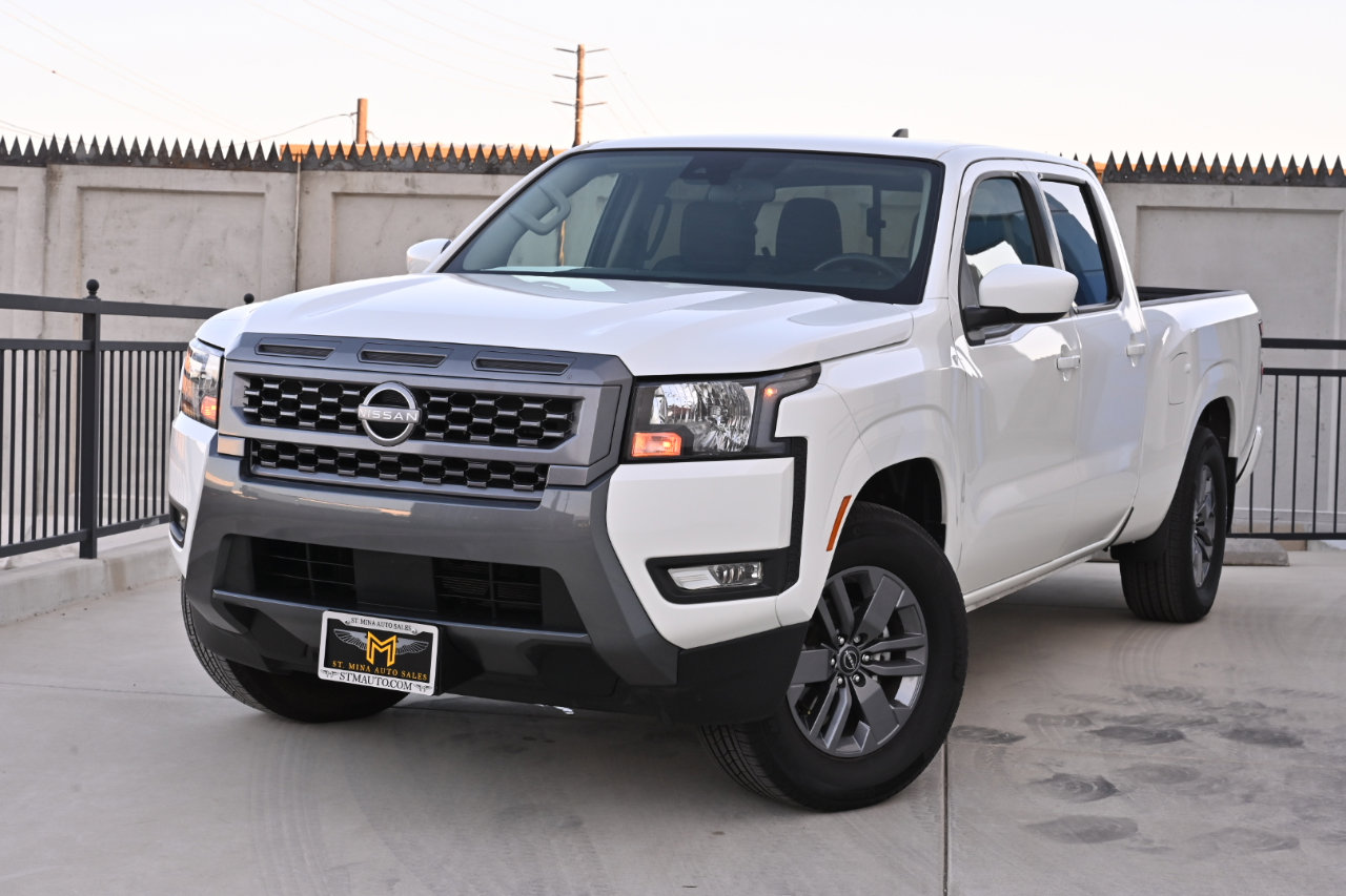 Used 2025 Nissan Frontier SV w/ SV Convenience Package RWD image 3