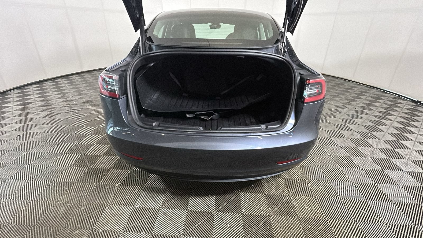 Used 2023 Tesla Model 3 Standard Range RWD image 27