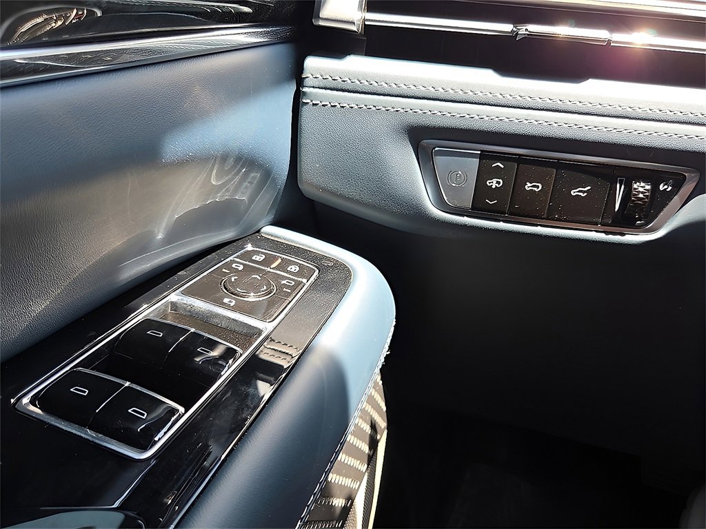 New 2025 Cadillac Escalade IQ Luxury 2 image 17