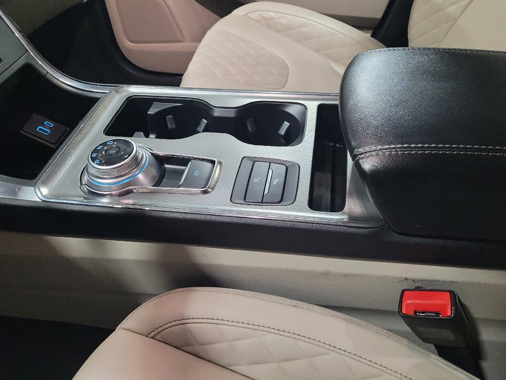 Used 2024 Ford Edge Titanium image 26