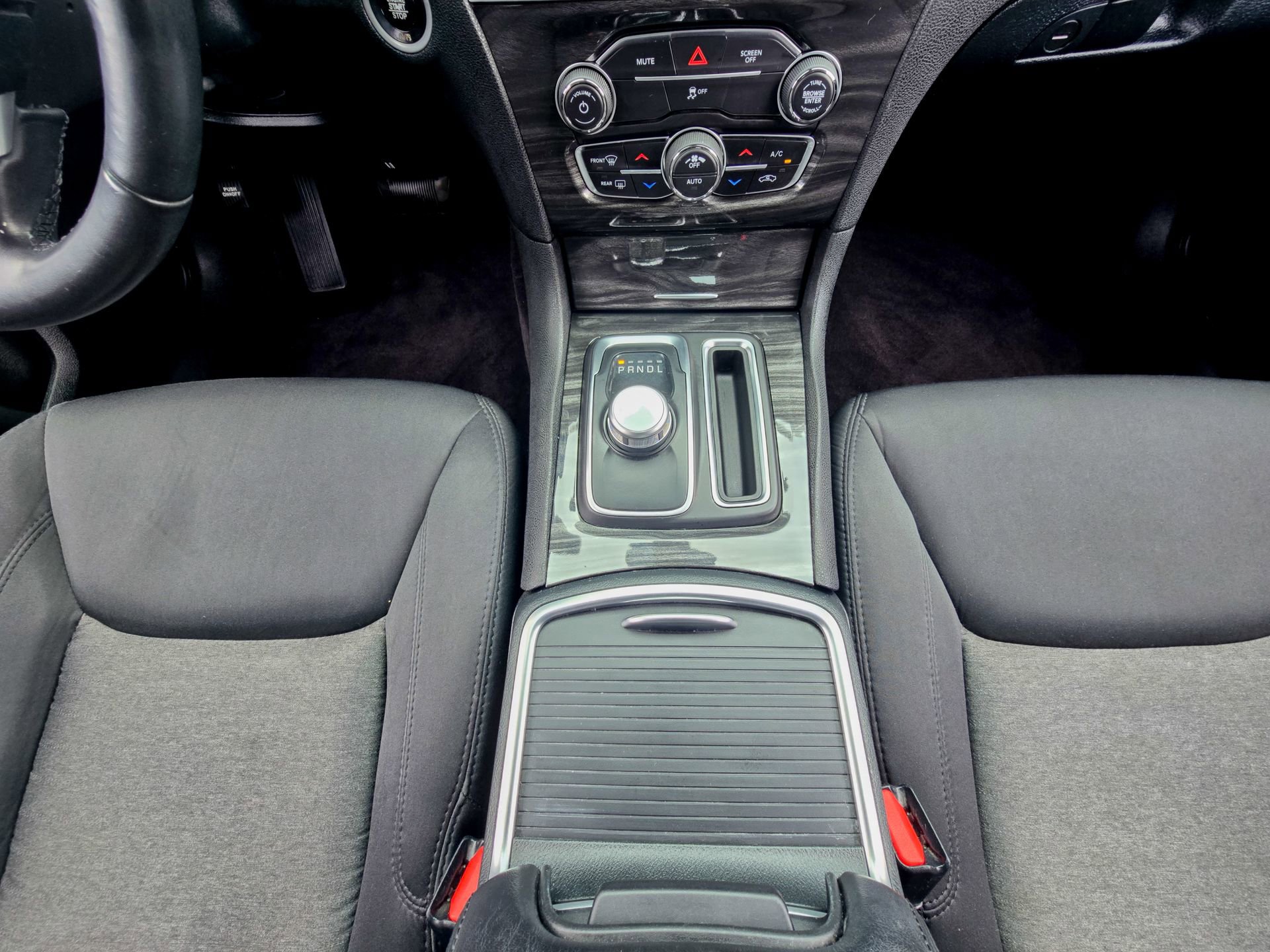 Used 2018 Chrysler 300 Touring image 40