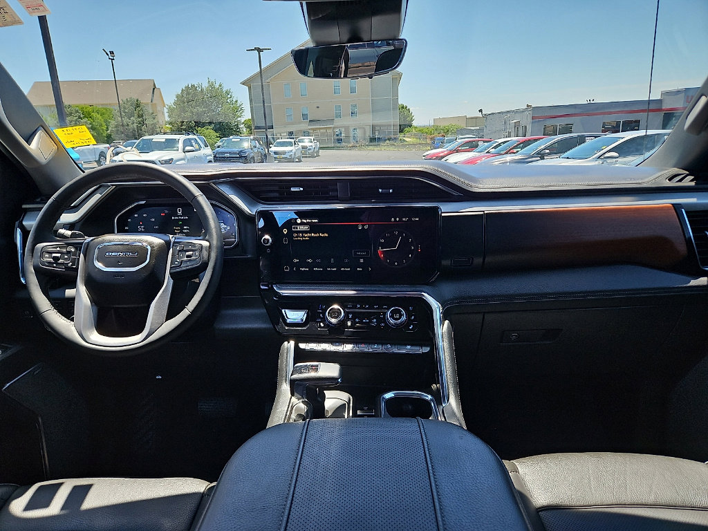 Used 2023 GMC Sierra 1500 Denali w/ Technology Package AWD/4WD image 10
