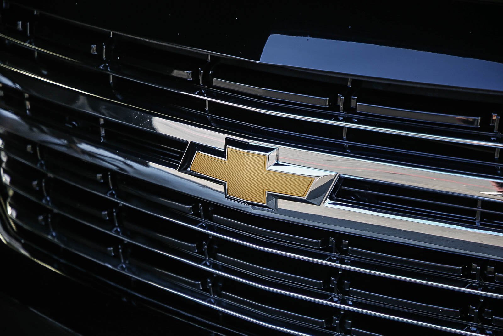 Used 2023 Chevrolet Suburban LT image 5