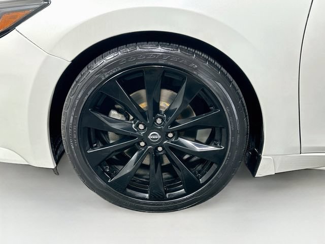 Used 2023 Nissan Maxima SR w/ Sport Mat Group FWD image 36