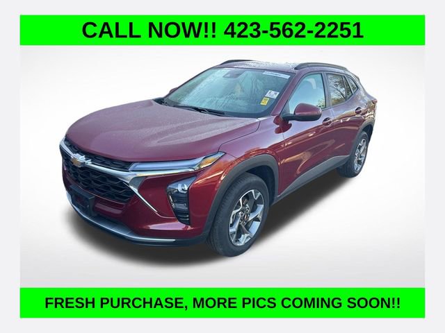 Used 2025 Chevrolet Trax LT w/ LT Convenience Package image 1