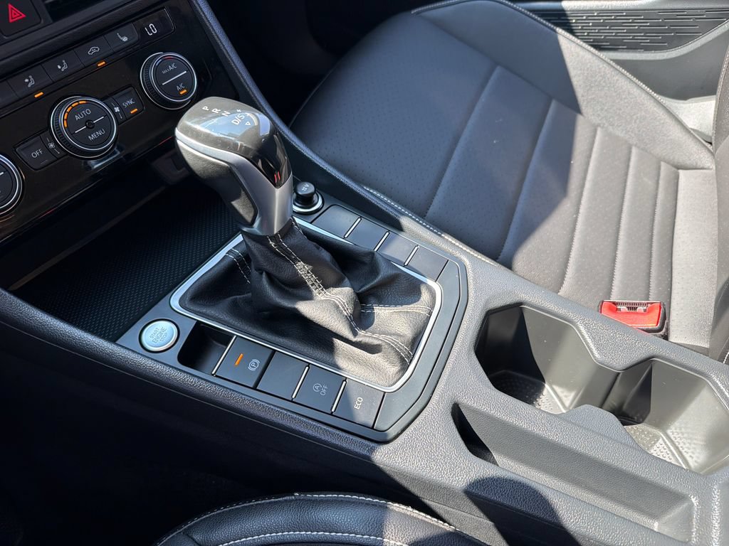 Certified 2023 Volkswagen Jetta SE FWD image 18