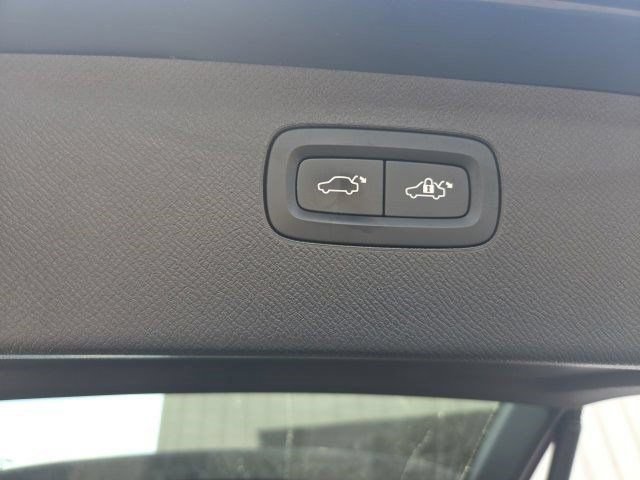Used 2023 Volvo XC90 B5 Core AWD/4WD image 37