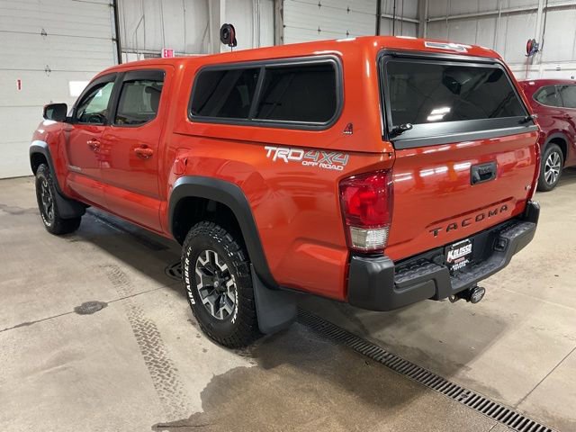 Used 2017 Toyota Tacoma TRD Off-Road w/ Tow Package (A/T) image 4