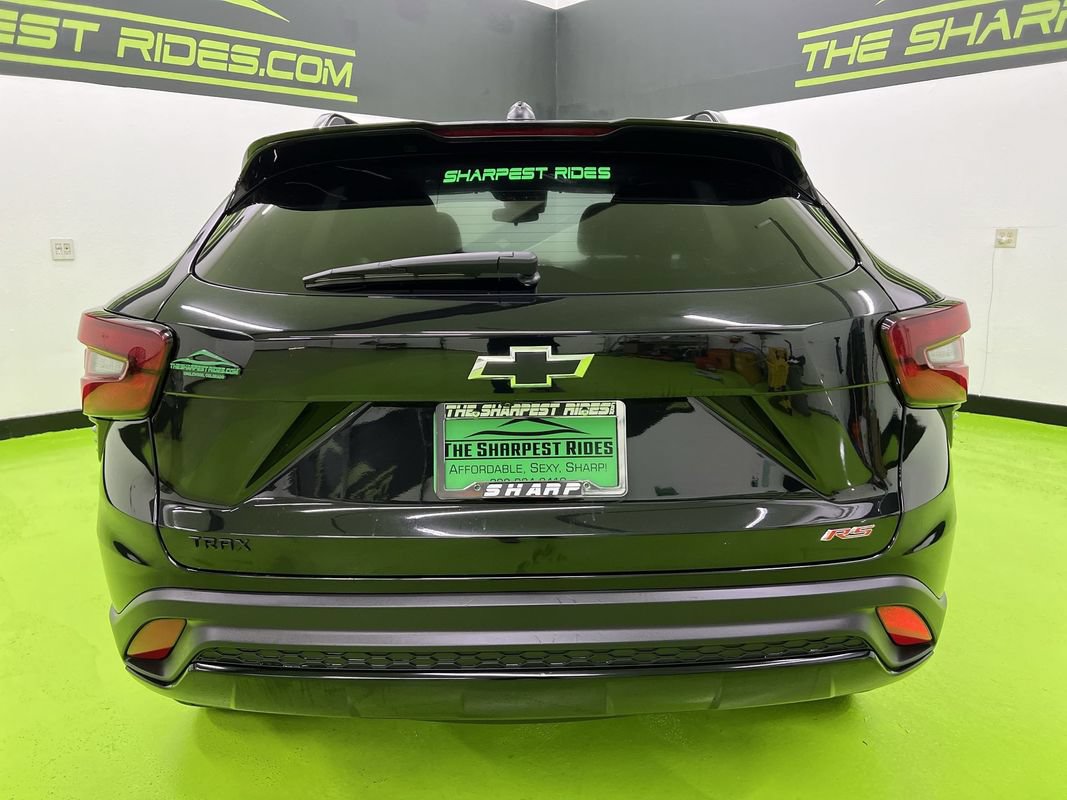 Used 2024 Chevrolet Trax RS w/ Sunroof Package FWD image 8