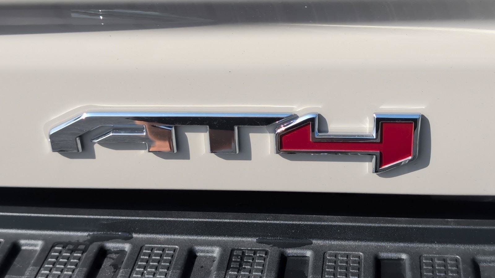 New 2026 GMC Sierra 2500 AT4 w/ AT4 Premium Plus Package AWD/4WD image 6