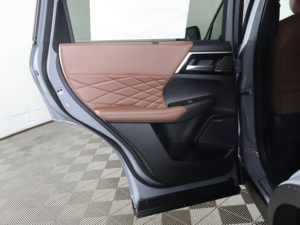 New 2026 Mitsubishi Outlander SEL image 27