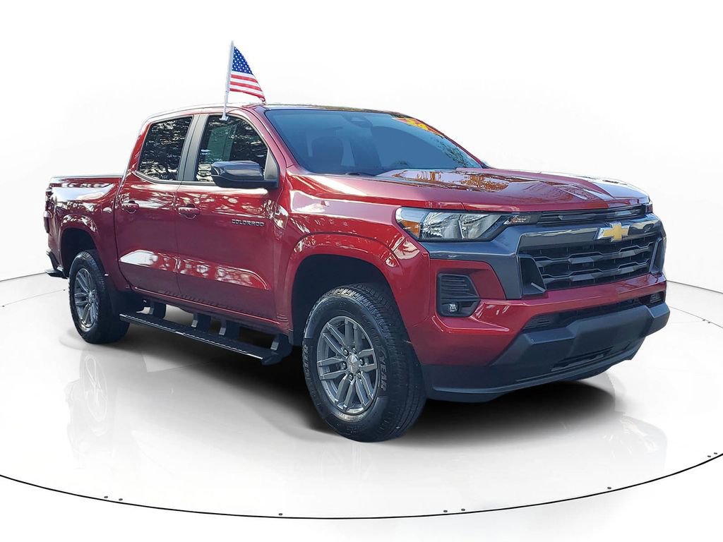Used 2024 Chevrolet Colorado LT w/ LT Convenience Package image 3