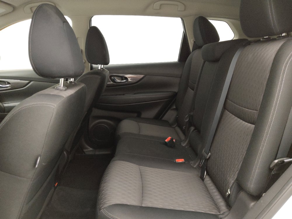Used 2019 Nissan Rogue SV w/ Premium Package AWD/4WD image 18