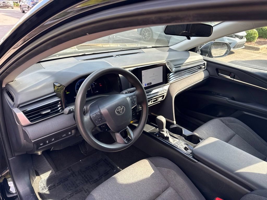 Used 2025 Toyota Camry LE FWD image 17