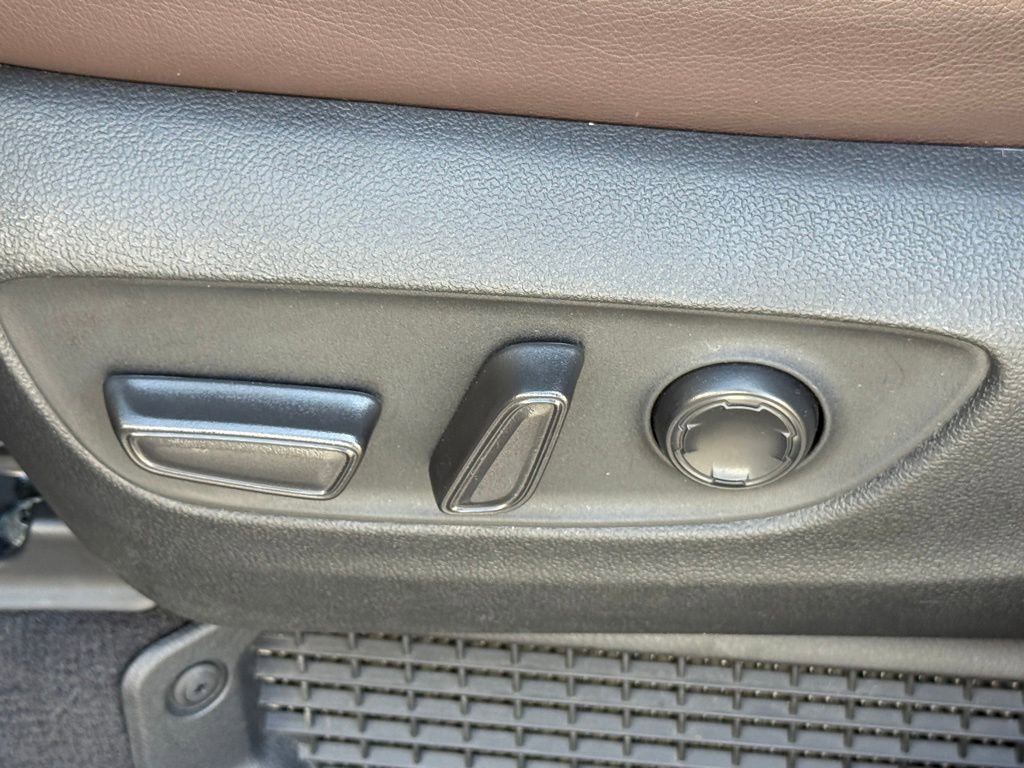 Certified 2024 Toyota Sienna Platinum image 21