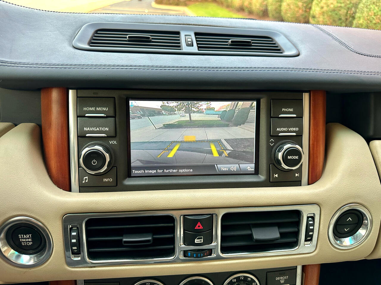 Used 2010 Land Rover Range Rover HSE LUX image 26