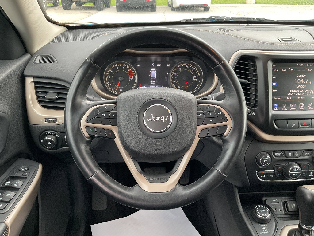 Used 2018 Jeep Cherokee Limited w/ High Altitude Package AWD/4WD image 11