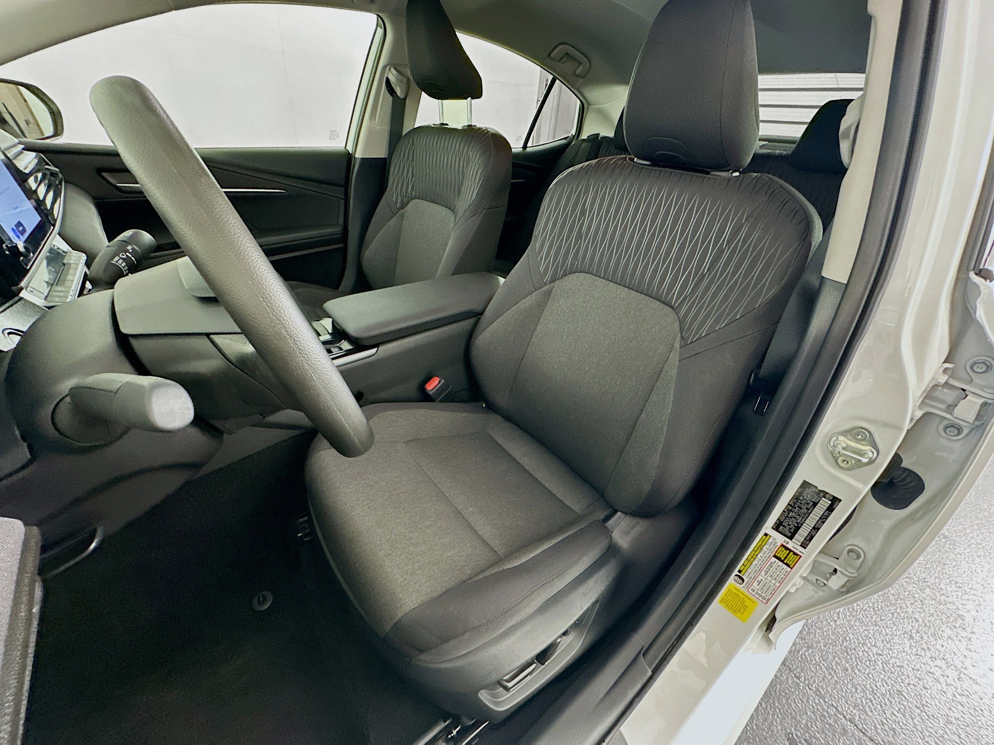 Used 2025 Toyota Camry LE image 13