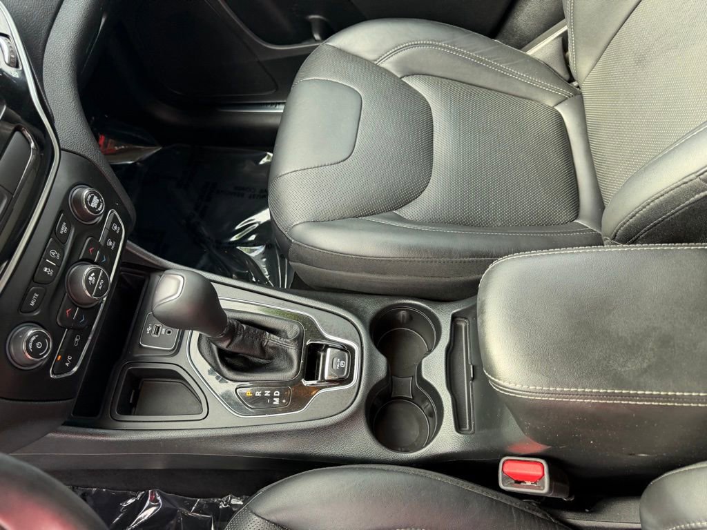 Used 2019 Jeep Cherokee Limited FWD image 22